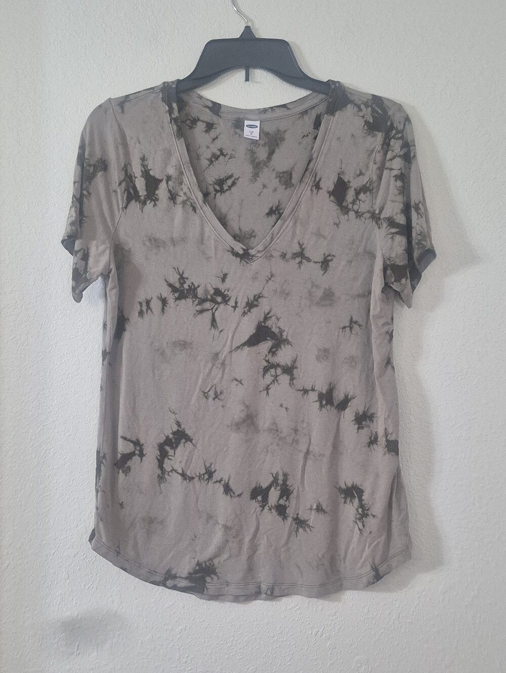 Old Navy  Tie-Dye V-Neck Short Sleeve Tee